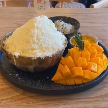 NaYa Dessert Cafe - mango tango - Desserts Near Me - San Jose, California