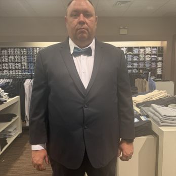 Men's Wearhouse - Jacket is too tight and I asked to move the buttons and the manager told me those buttons are just for aesthetic purposes - Men's Clothing Near Me - BAYSIDE, New York