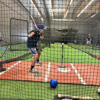 Wrecking Yard Baseball - Batting training - Batting Cages Near Me - Torrance, California