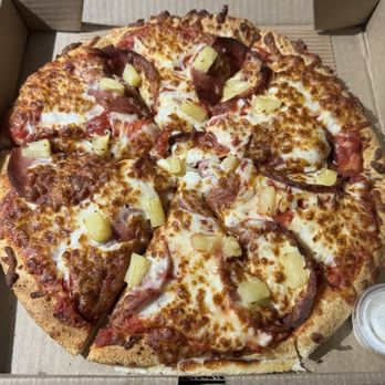 786 Pizza & Chicken - Hawaiian Delight - Pizza Near Me - Surrey, British Columbia 786 Pizza & Chicken - Hawaiian Delight - Pizza Near Me - Surrey, British Columbia