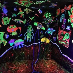 San Diego Cooperative Charter School - 1st and 2nd grade glow art