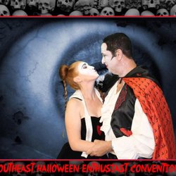 Sensational Selfies Ocala - Southeastern Halloween enthusiast convention! Had a great time seeing all the costumes.