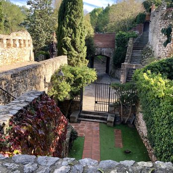 Muralles de Girona - A small garden in the Girona City Walls (Les muralles de Girona) - Landmarks & Historical Buildings Near Me - Gerona, GI