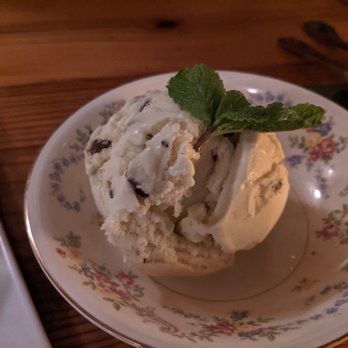 Water Street Kitchen - Mint Ice Cream 5/5 - Bars Near Me - Woods Hole, Massachusetts