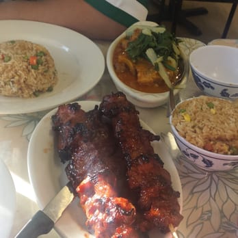 Guiradelco - So I'm trying the BBQ pork, oxtail and there fried rice let's see how it  Tastes - Filipino Near Me - Westbury, New York
