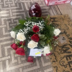 Xochitl Flowers & Gifts - Pictures of flowers