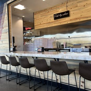 Houston TX Hot Chicken - Bar seating - Chicken Shop Near Me - Meridian, Idaho