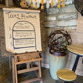 The Mad Herbalist - Entrance. - Tea Rooms Near Me - Clarksville, Tennessee
