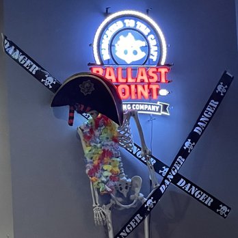 Pirates Kitchen - Cute decor - Cajun/Creole Near Me - Artesia, California