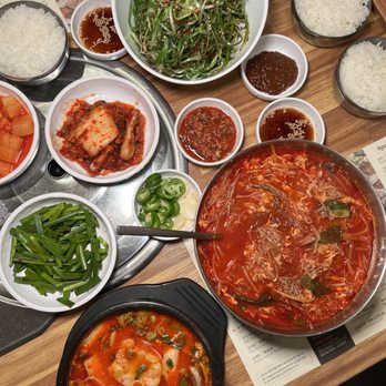 TANG - Spicy Pork Belly Soup, Spicy Beef and Vegetable Soup - Korean Near Me - Fullerton, California
