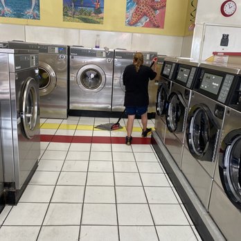 Super Wash N Dry - Leonor keeping Super Wash N Dry to a high standard. - Laundromat Near Me - Downey, California Super Wash N Dry - Leonor keeping Super Wash N Dry to a high standard. - Laundromat Near Me - Downey, California