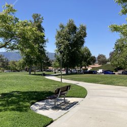 Oak Spring Park - Path and bench