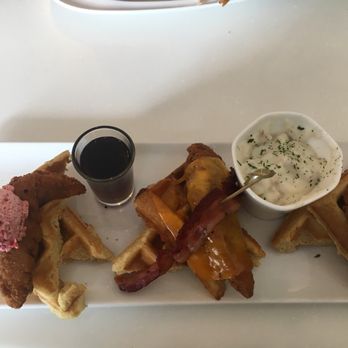 Omelet Bar - Chicken and waffles - Breakfast & Brunch Near Me - Orlando, Florida Omelet Bar - Chicken and waffles - Breakfast & Brunch Near Me - Orlando, Florida