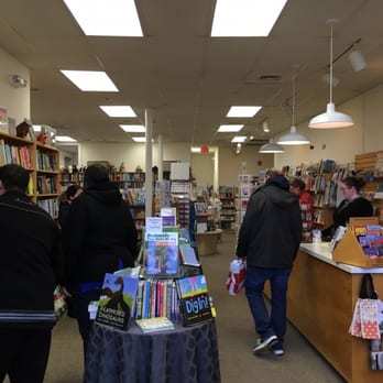 Eight Cousins Books - Bookstores Near Me - Falmouth, Massachusetts