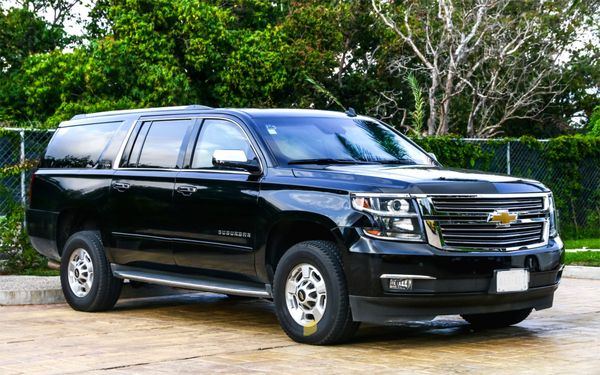 Executive Sedan/SUV Rentals - Hourly Executive Transportation in Chicago – Premium Chauffeur Services at Your Convenience
When you need a transportation solution that offers flexibility, comfort, and reliability, look no further than Premium Chauffeur Services. Our Hourly Executive Transportation in Chicago is designed to meet your needs, whether you require a luxurious ride for a few hours or need a car at your disposal for an entire day. We provide premium hourly car services to help you stay on schedule while ensuring your experience is smooth and hassle-free.

Whether you’re attending meetings, traveling between events, or enjoying a day of sightseeing, our Hourly Limo Rental in Chicago offers the perfect blend of comfort and convenience.