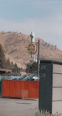 Lakeview Drive In by null