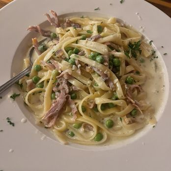 Giacomo's Wayland - Pizza Near Me - Wayland, Massachusetts