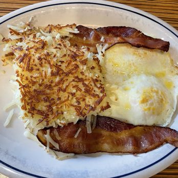IHOP - 2 eggs, bacon & hash brown - American Near Me - Augusta, Maine