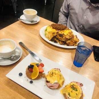 Brownstone Pancake Factory - Benedict trio and Newport omelet - Breakfast & Brunch Near Me - Edgewater, New Jersey