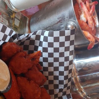 Lake Lawn Resort - Hot wings & beer boiled shrimp - Resorts Near Me - Delavan, Wisconsin