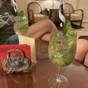 Hotel Lancelot - Great little bar ready to serve, I recommend the Hugo Spritz! - Hotels Near Me - Rome, RM Hotel Lancelot - Great little bar ready to serve, I recommend the Hugo Spritz! - Hotels Near Me - Rome, RM