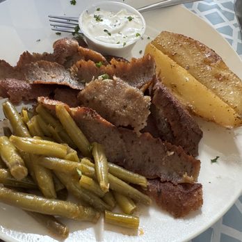 Acropolis Greek Restaurant - Gyro plate entree - Greek Near Me - Biloxi, Mississippi