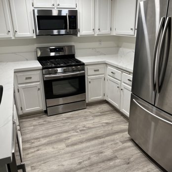 Geneoa Construction - After quartz counters - General Contractors Near Me