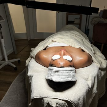 All That Face - Pure Facial with extractions - Skin Care Near Me - Costa Mesa, California All That Face - Pure Facial with extractions - Skin Care Near Me - Costa Mesa, California