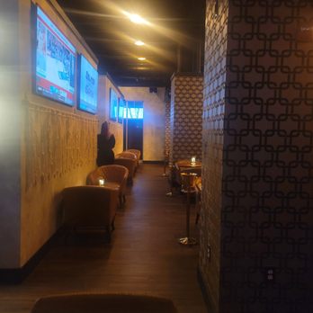Fumée  - Inside - Cocktail Bars Near Me - Charlotte, North Carolina