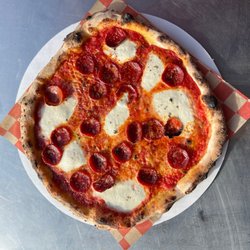 Anna’s Vesuviano - Pepperoni pie