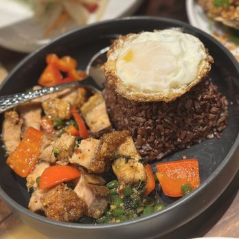 Kin Dee - Hot Basil with Crispy Pork Belly - Thai Near Me - Bellevue, Washington