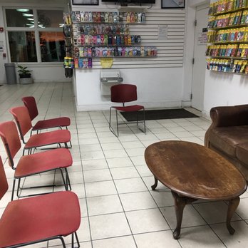 Scrubbin Bubbles - Inside the waiting area. - Auto Detailing Near Me - Wallingford, Connecticut