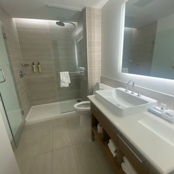 Element Bend - Bathroom - Hotels Near Me - Bend, Oregon