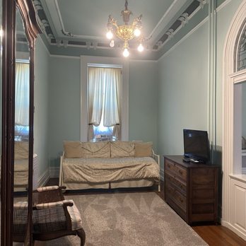 Inn At Centre Park - Bed & Breakfast Near Me - Reading, Pennsylvania