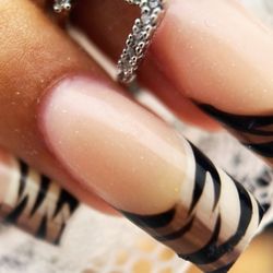 Uvitanails - This design offers strength and durability for up to 3 weeks, staying flawless and shiny. Perfect for women who want bold, strong, look