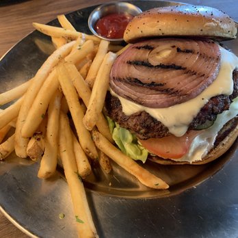 Eureka! - Eureka! American Birger - Bars Near Me - Cerritos, California