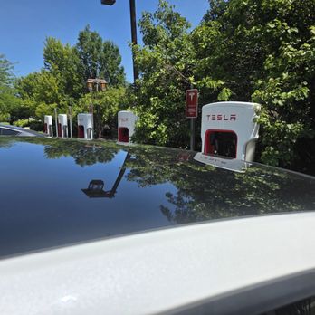 Tesla Supercharger - EV Charging Stations Near Me - Lake Geneva, Wisconsin Tesla Supercharger - EV Charging Stations Near Me - Lake Geneva, Wisconsin
