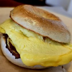 Los Bagels - Bacon Scrambagel