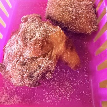 Mary's Morning Mix Up - Complimentary cinnamon sugar donuts were good - Breakfast & Brunch Near Me - Brookfield, Illinois