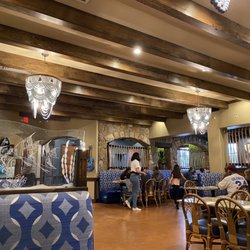 Mariscos Altamar - Main dining area