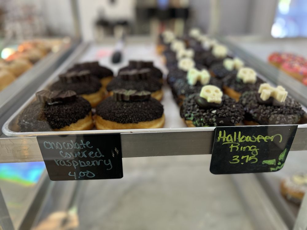 Donerds Donuts Logo