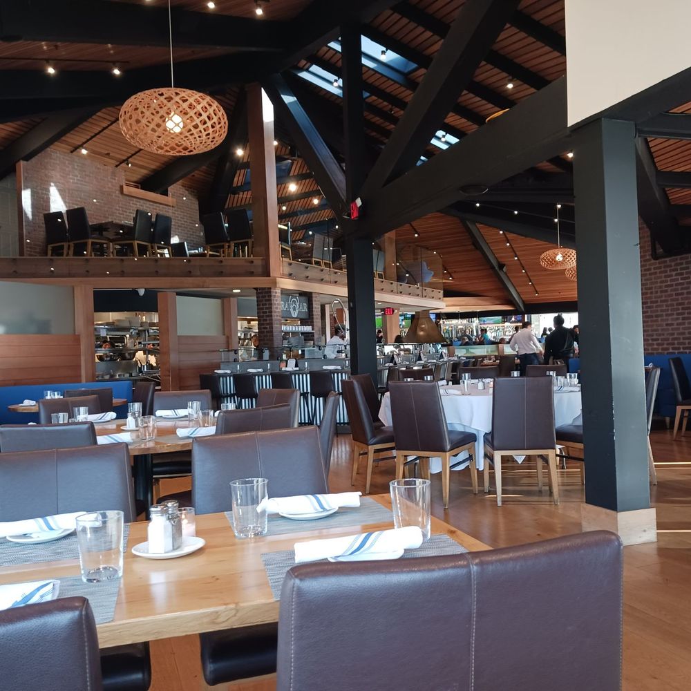 Half Moon - Interior - New American Near Me - Dobbs Ferry, New York