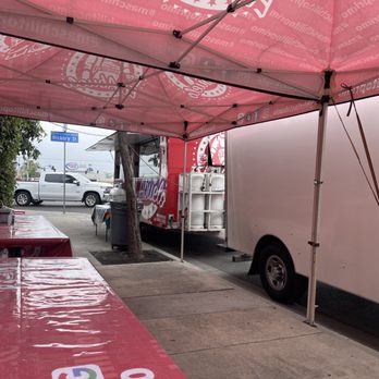Birria El Abuelo - Extended lunch truck parked on Firestone and Hickory - Mexican Near Me - Los Angeles, California