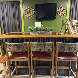 Green Pickle Grill - Green Pickle Grill indoors 2