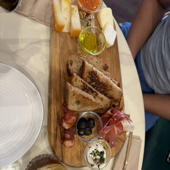 Augusto Lisboa - Small Charcuterie platter - Cafes Near Me - Lisbon, 11