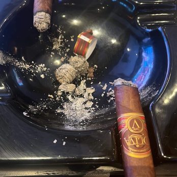Henry's Cigar Lounge - Cigar Bars Near Me - Mansfield, Texas