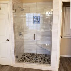 Eva's All Seasons Glass - Frameless glass showers