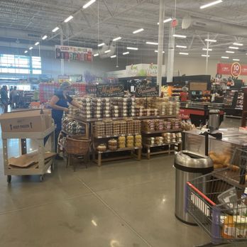 H-E-B - Interior - Grocery Near Me - Webster, Texas