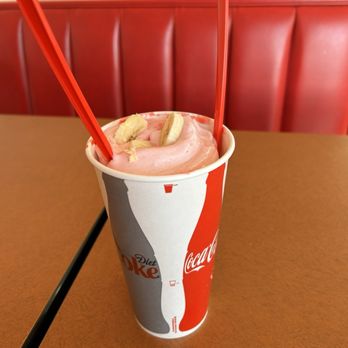 B & D Burgers - Strawberry banana shake - Burgers Near Me - Midvale, Utah