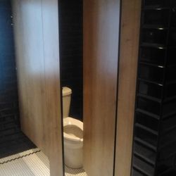Restaurant Les Rotisseries Salaberry - 17 juin 2022 / Toilettes rénovées de A à Z.